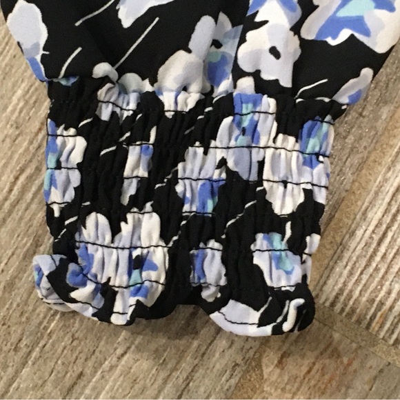 J Crew Women's Floral Print Long Sleeve V Neck Blouse Blue White Size XS - Picture 6 of 8